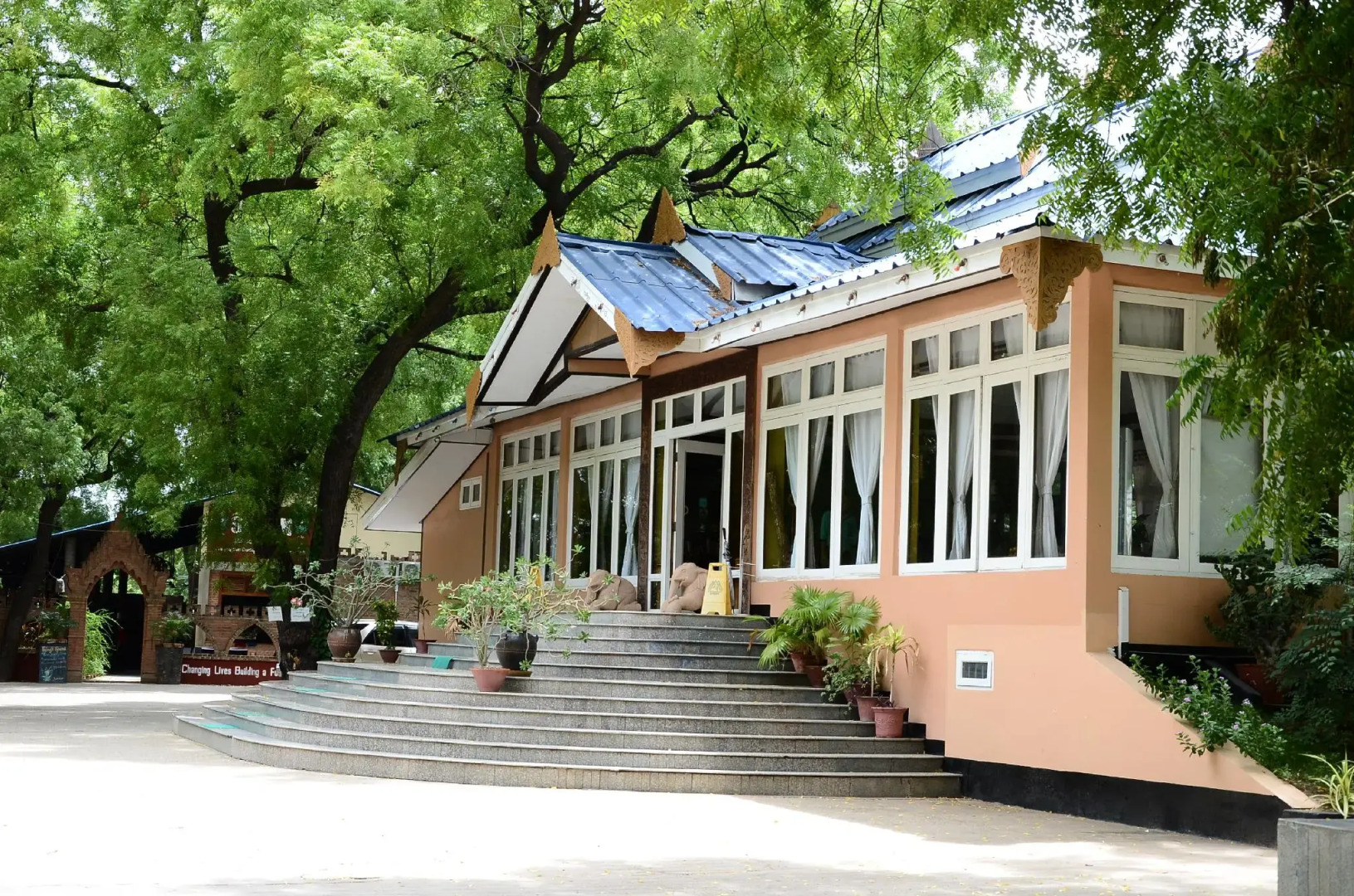 Thante Hotel- Nyaung Oo