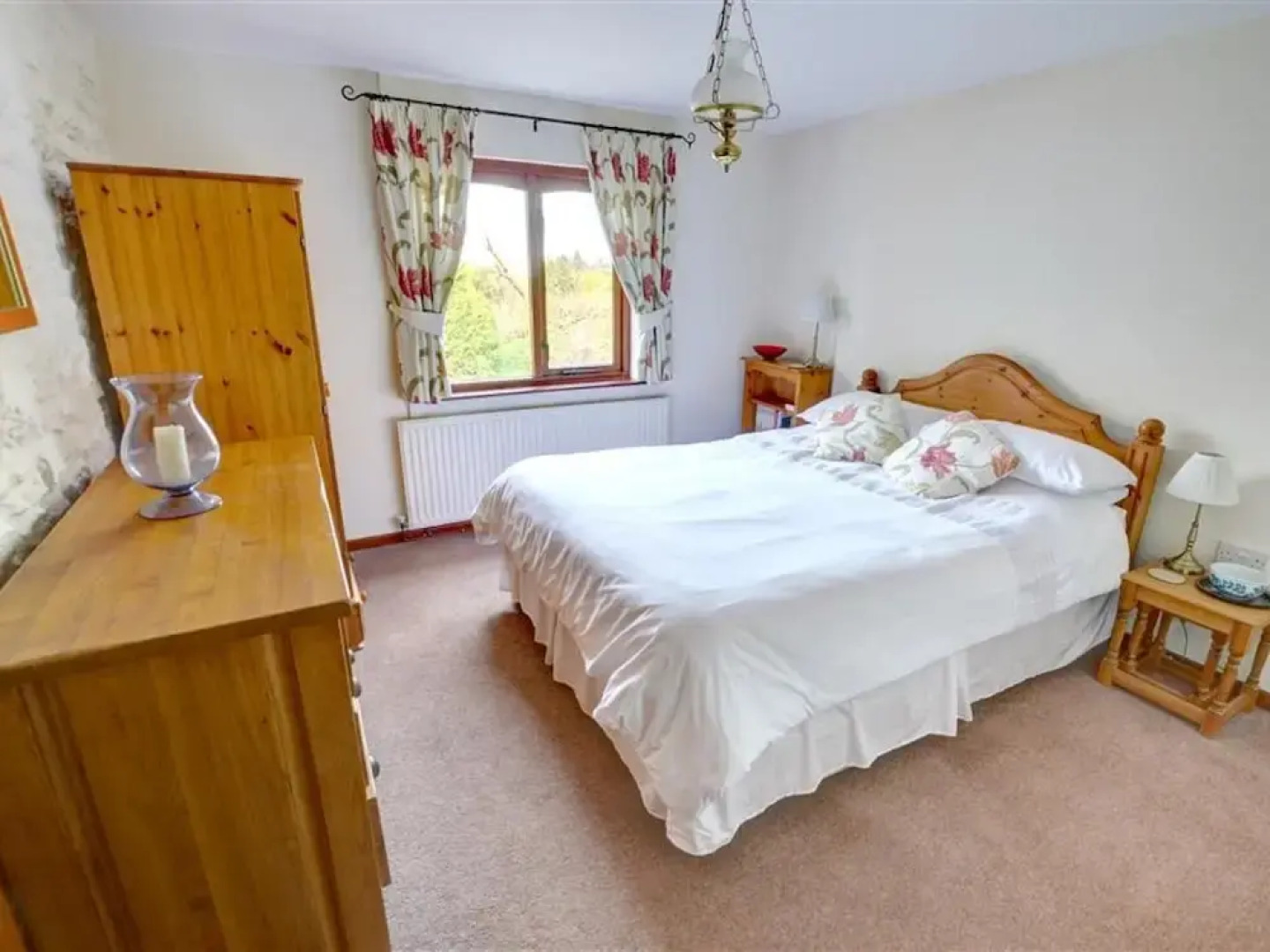 Chic Holiday Home in Talley With Garden