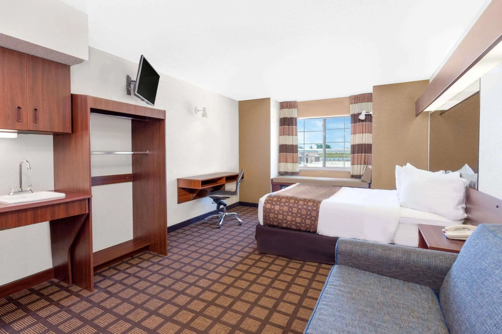 Microtel Inn & Suites by Wyndham Green Bay
