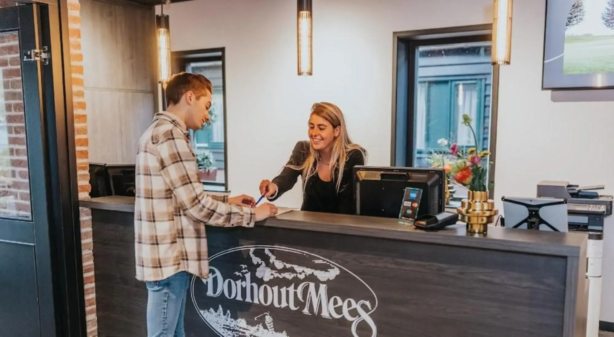 Hotel, Sportsbar & Brasserie Dorhout Mees