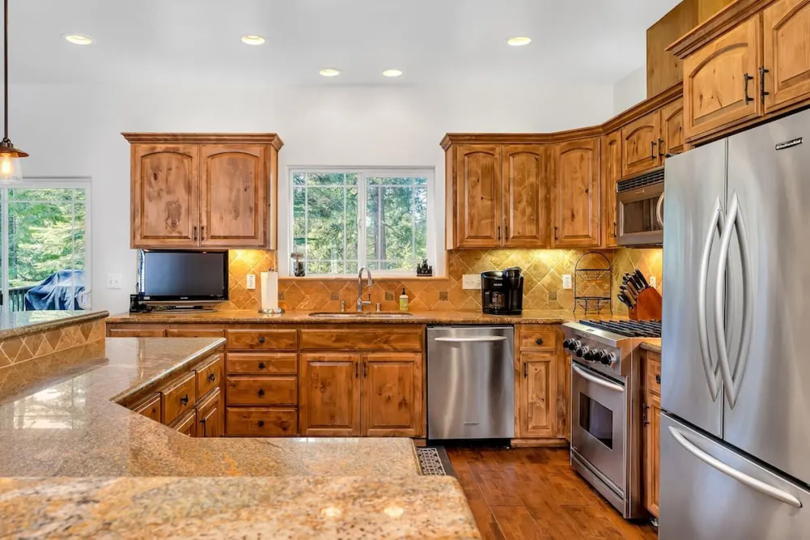 Timber Lodge - 5 Min to Shaver Lake!