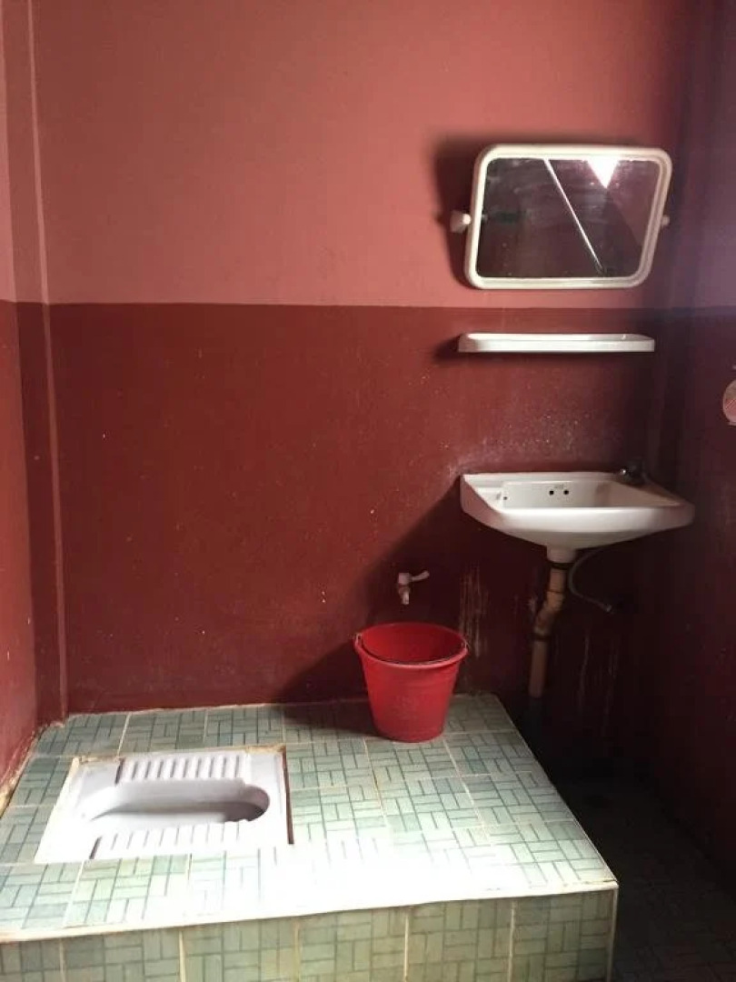 Shwe Daung Thiri Motel - Burmese Only