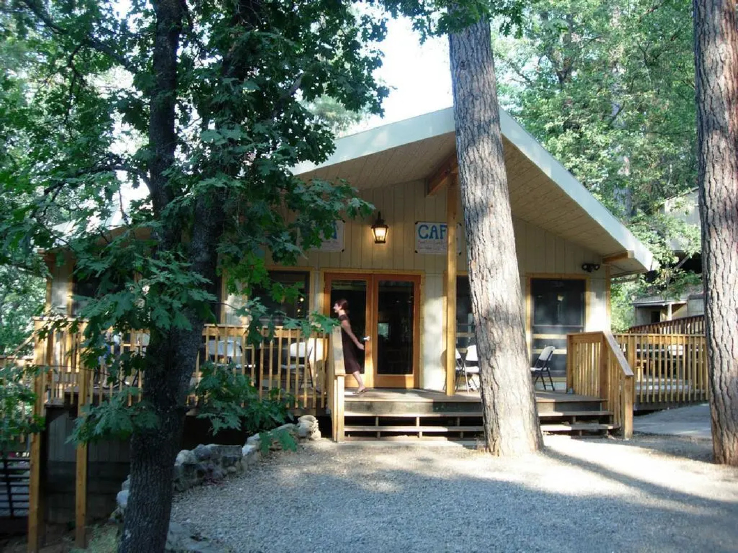 Yosemite Bug Rustic Mountain Resort