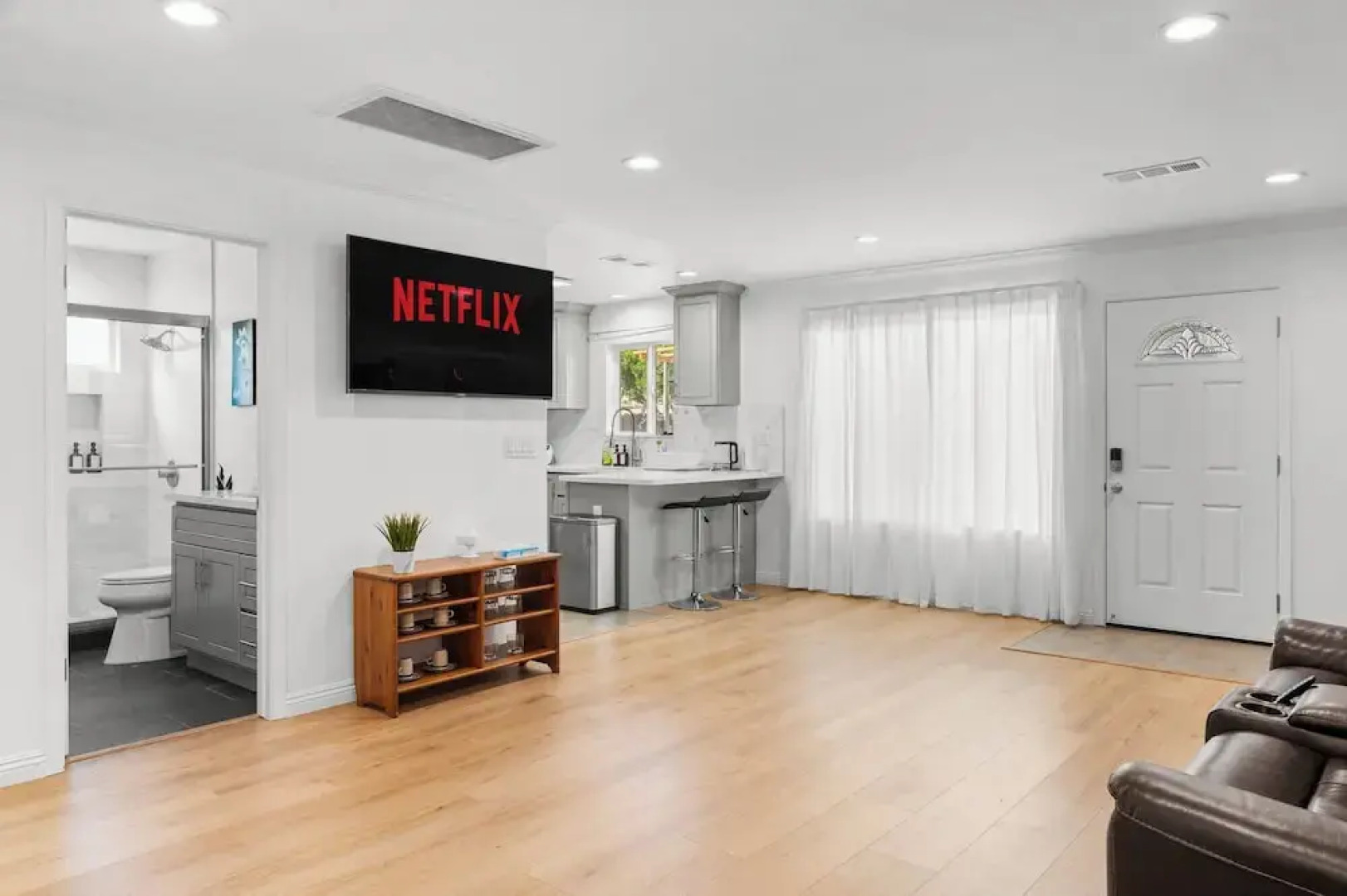 Comfy Retreat With Yard & Cozy Interiors