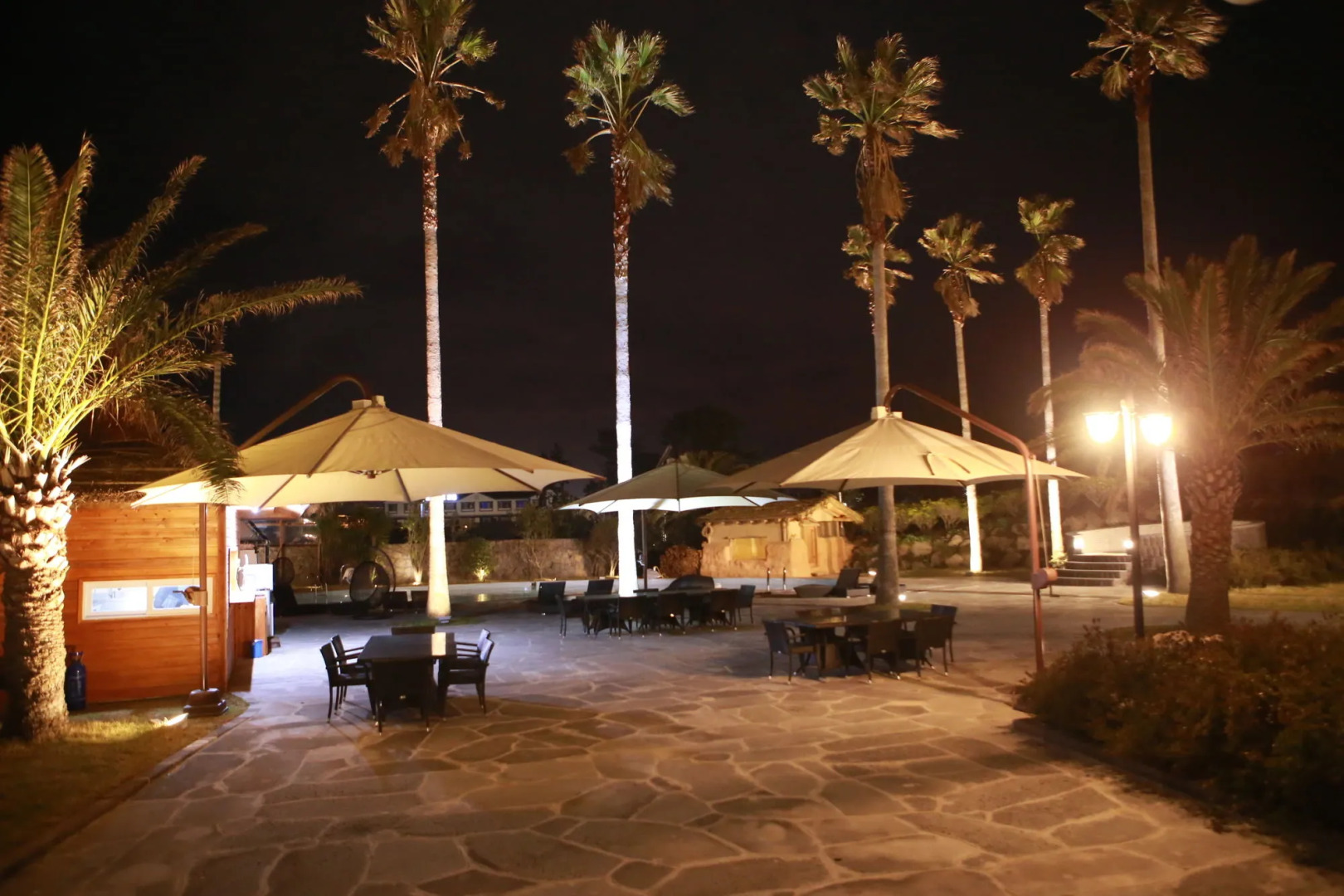 Luston Villa & Hotel