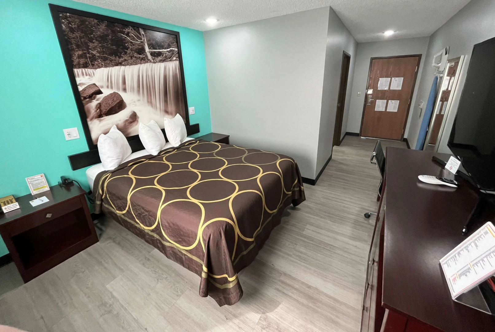 Super 8 by Wyndham Emporia