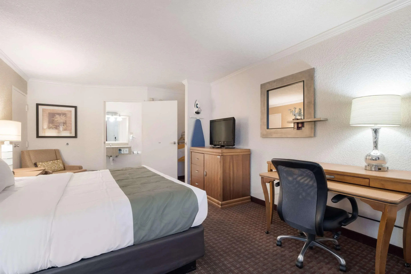 Quality Inn & Suites Lake Havasu City