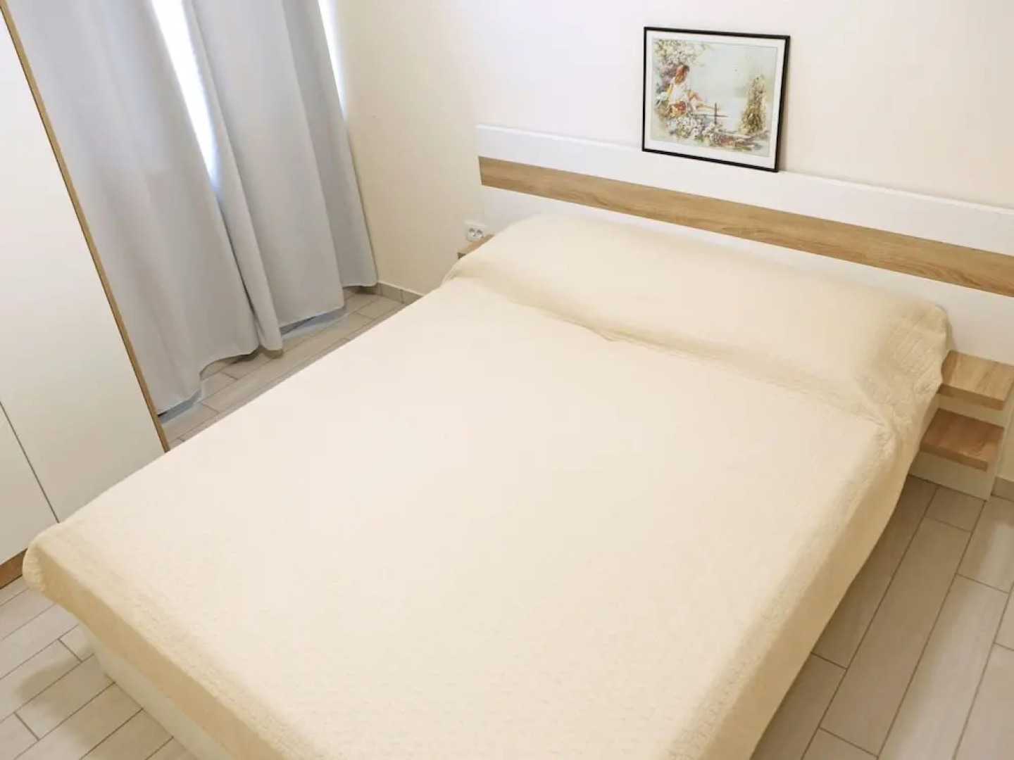 Modern Ground Floor Apartment With Private Terrace Near the Sea