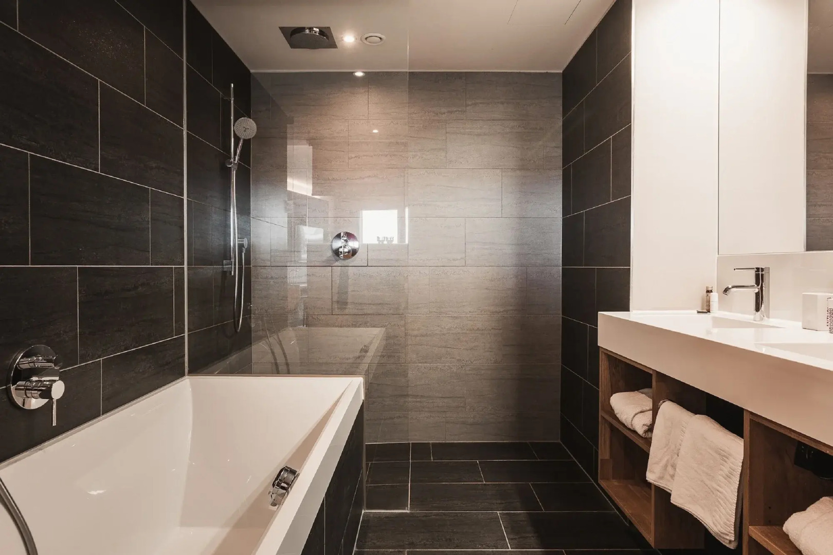 Anthony's Life & Style Hotel