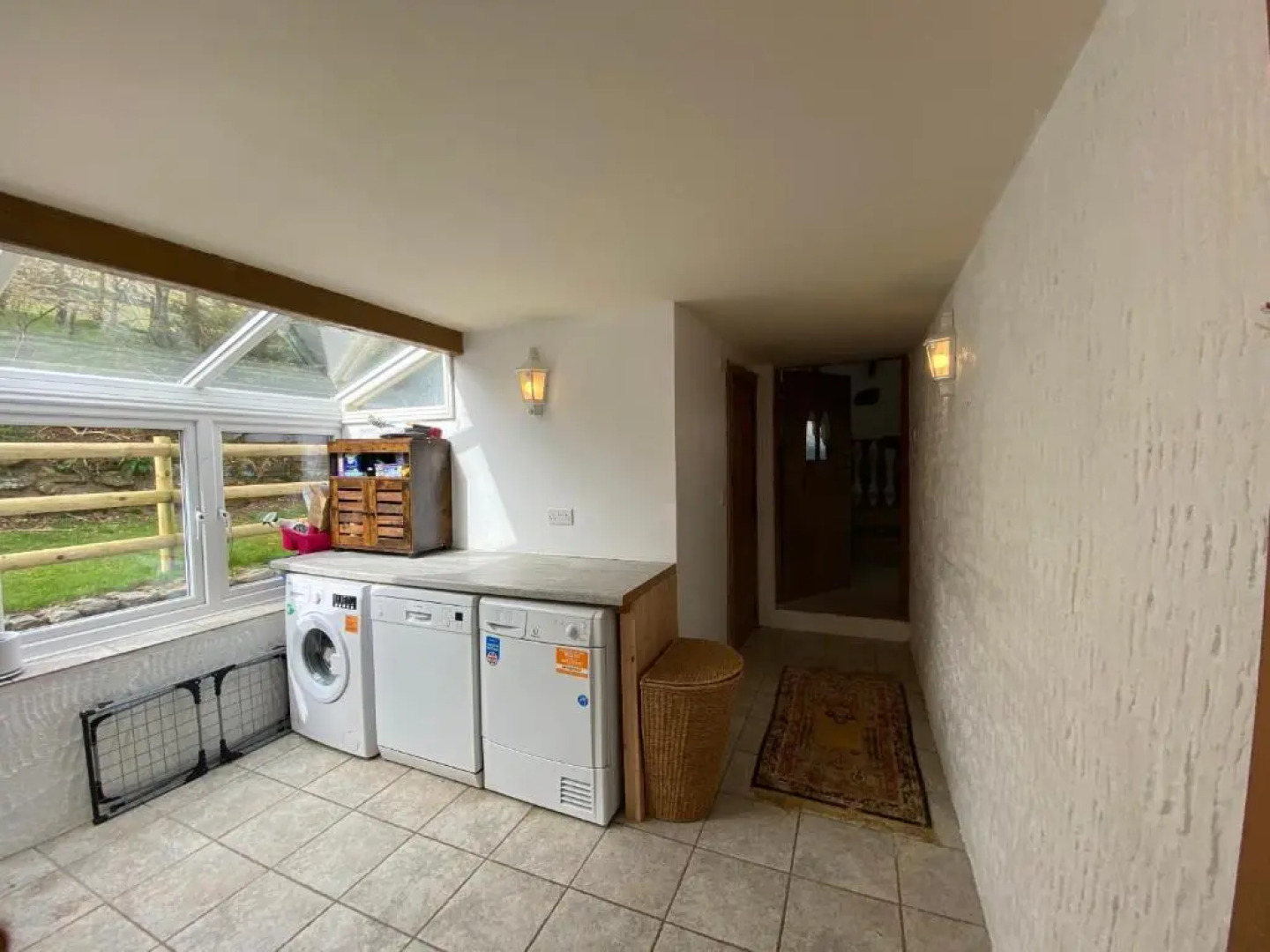 Beautiful secluded farmhouse with hot tub