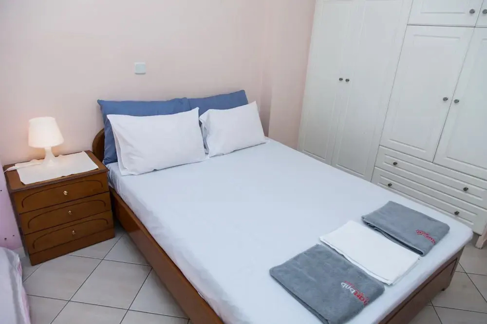 Cozy apt in Peristeri near Metro station