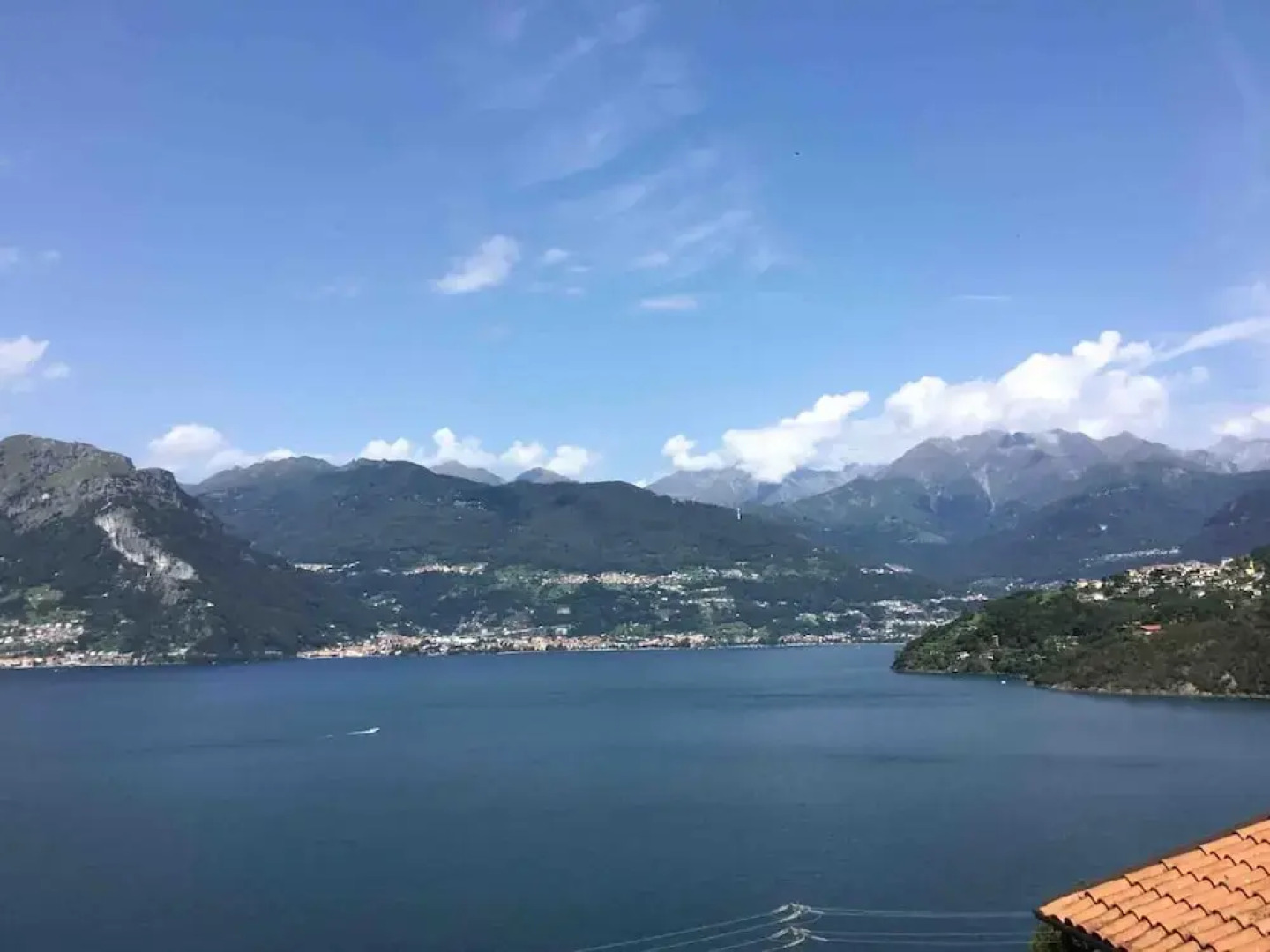 Apartment With 2 Bedrooms In Dorio With Wonderful Lake View And Wifi 20 Km From The Slopes