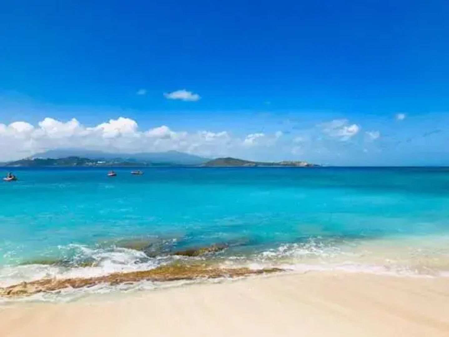 3 Bedroom Apt. close to main beaches/ attractions