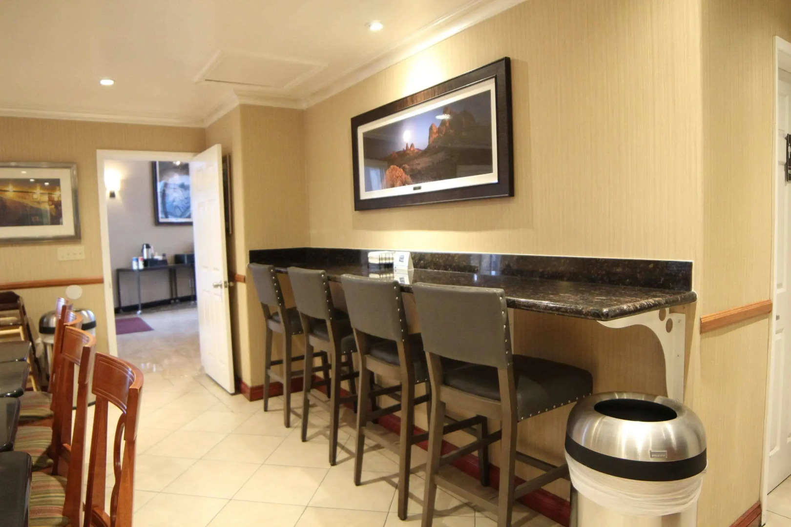 Best Western China Lake Inn