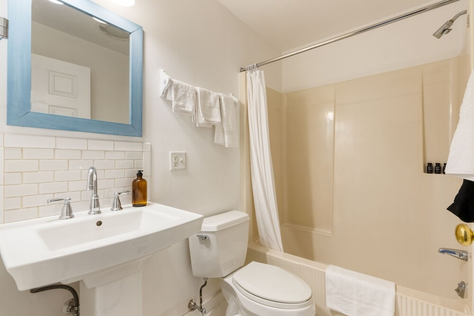 Egremont Village Inn by AvantStay