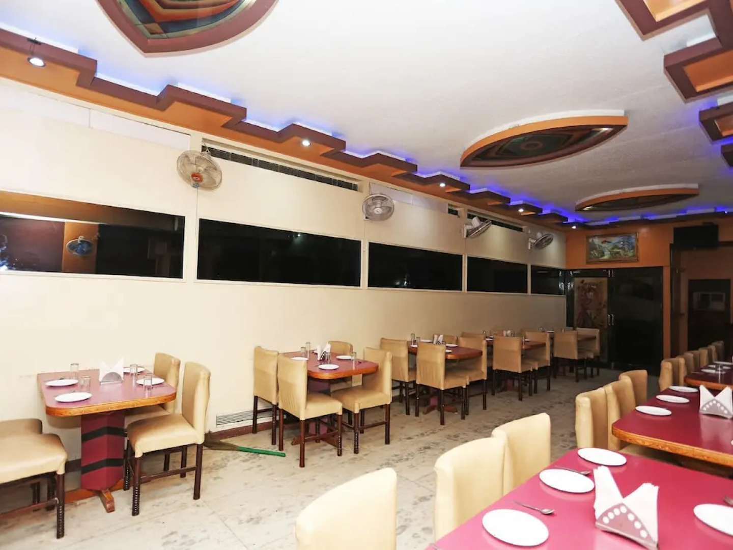 OYO 15848 Hotel Mahajan Palace