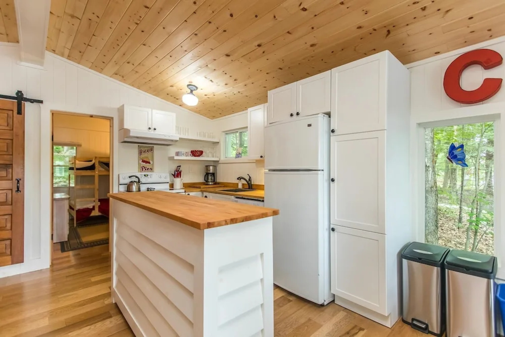 Indian River Respite Lake Rosseau 3 Bedroom Cottage in Port Carling