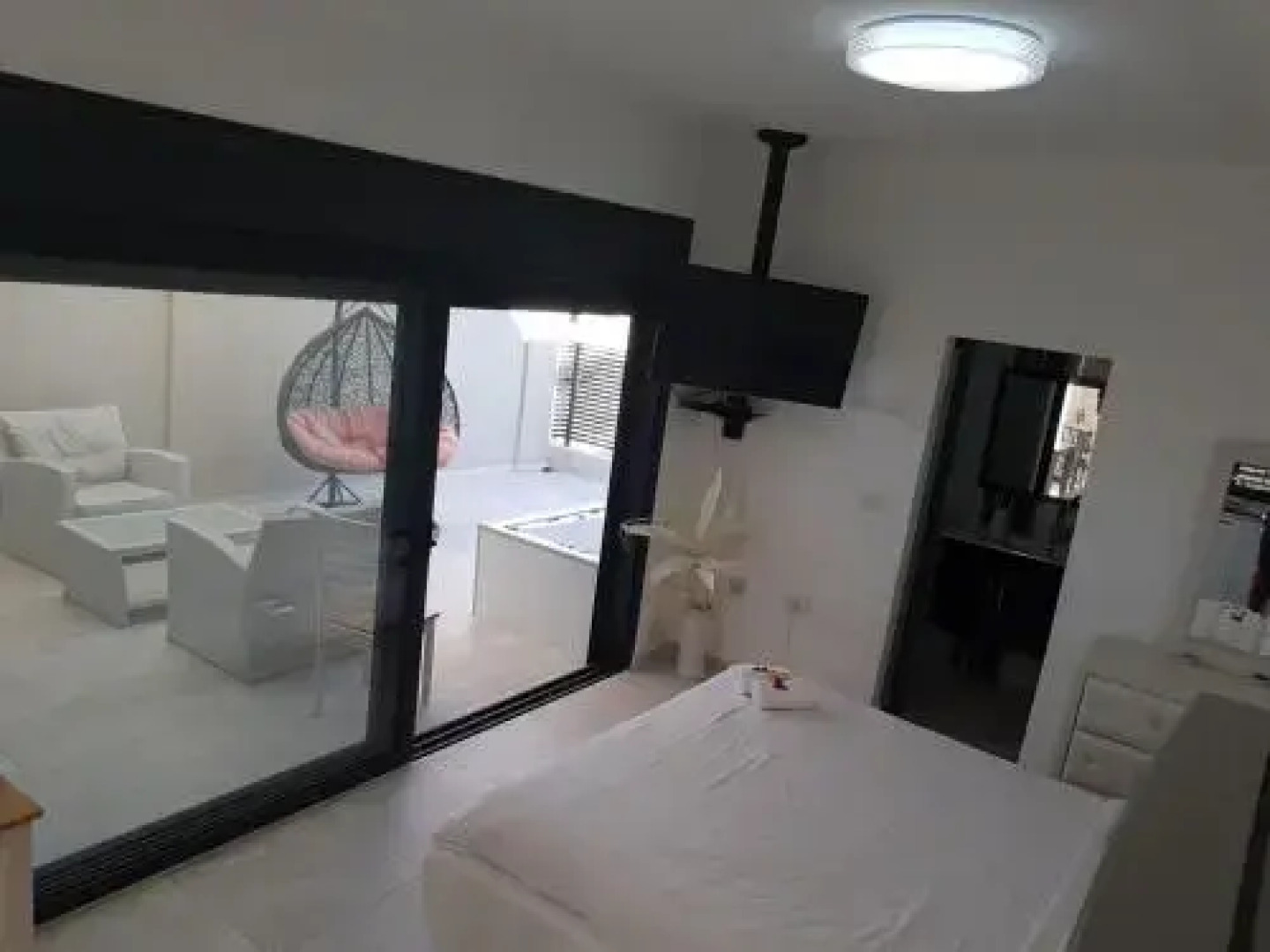 Levana in the Desert