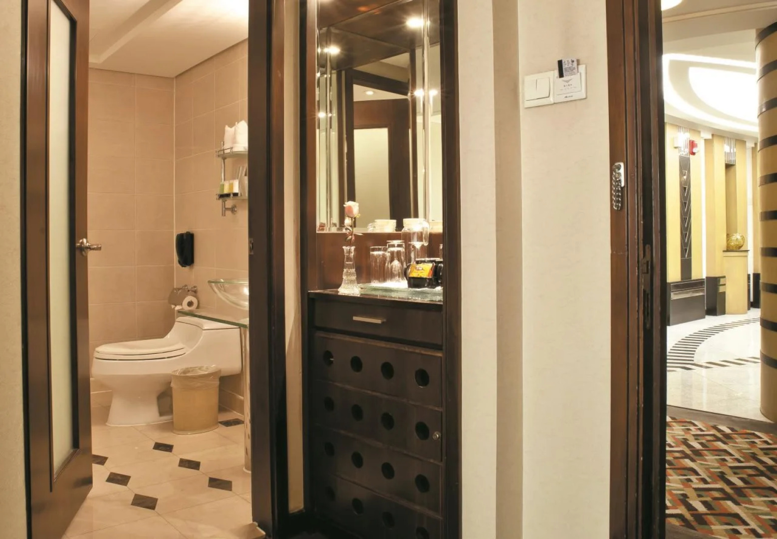 Howard Johnson Ginwa Plaza Hotel