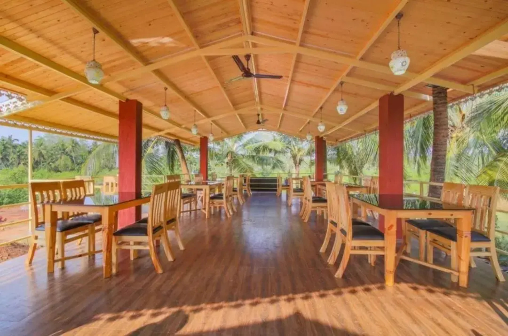 Casa Seaesta Beach Cottages and Suites