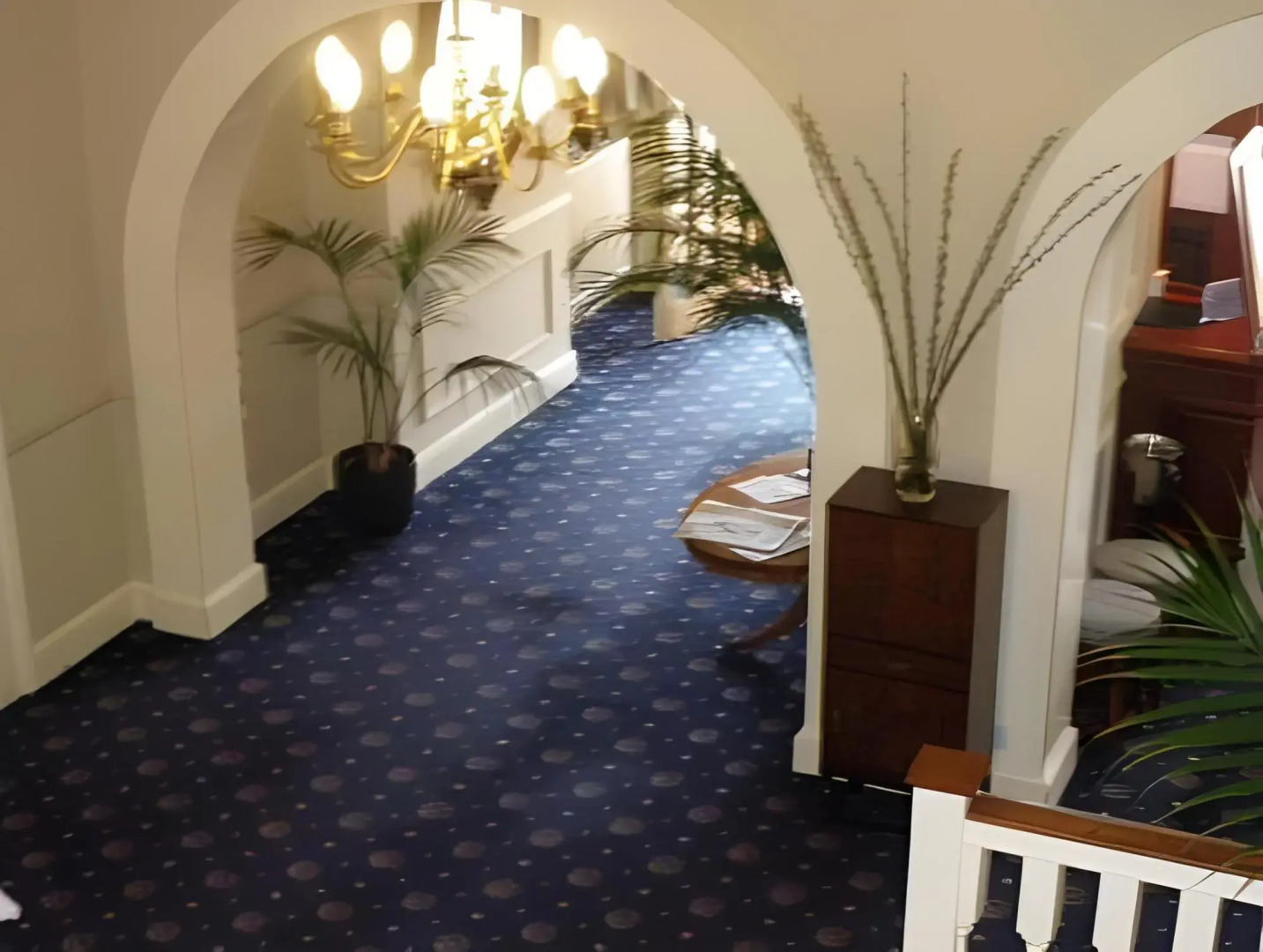 Virginia Court Hotel