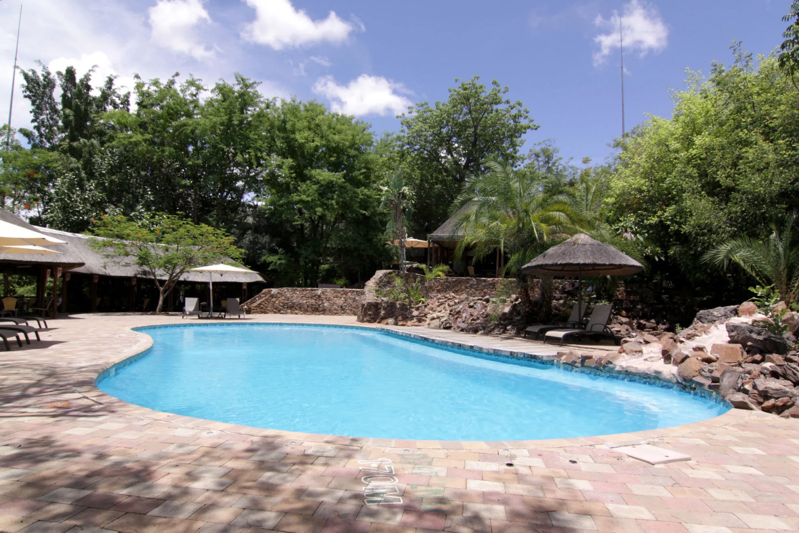 Cresta Mowana Safari Resort & Spa