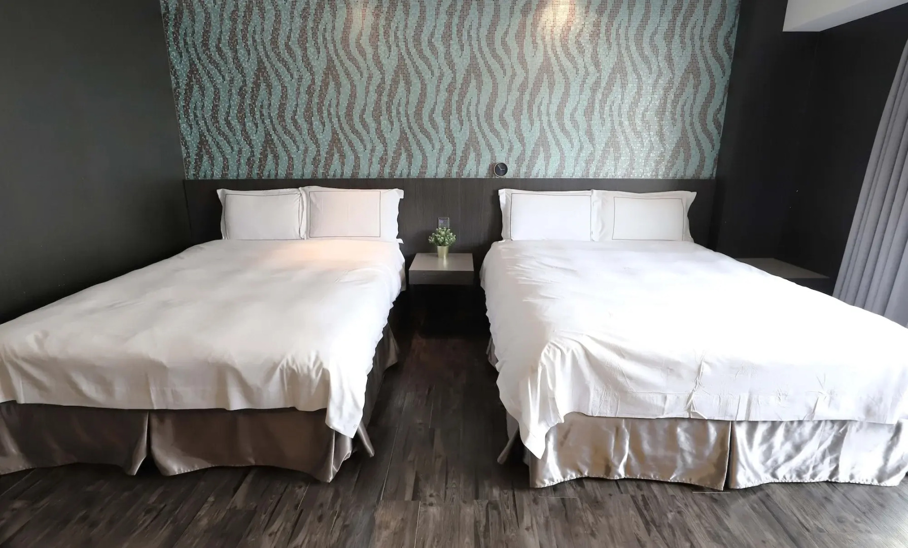 Talmud Hotel Yizhong