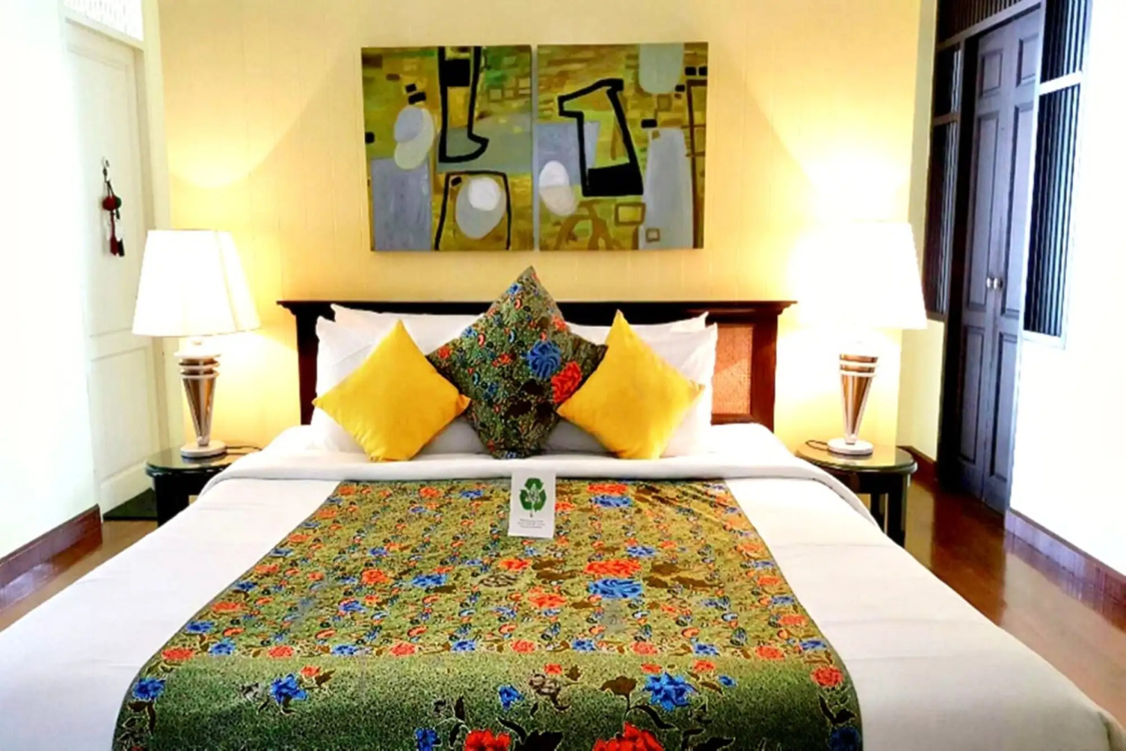 Baan Bayan Beachfront Hotel