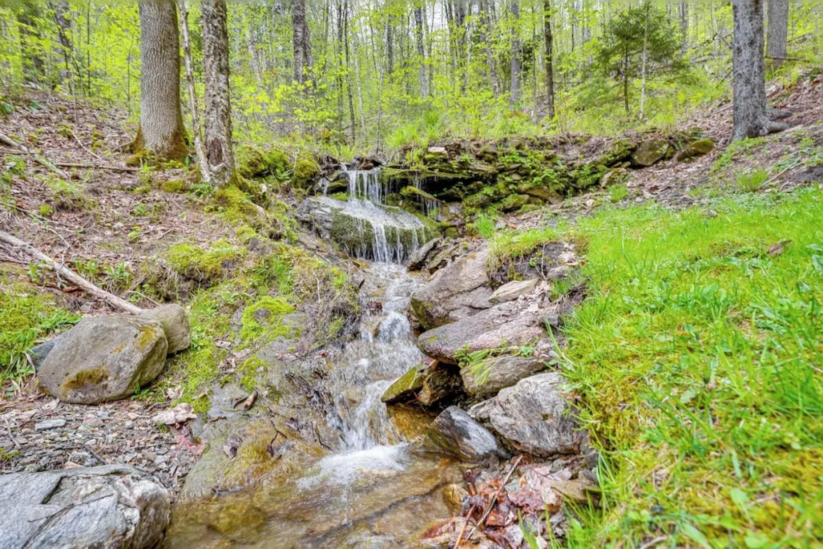 Picture-perfect Vermont Mtn Cabin w/ Hot Tub!
