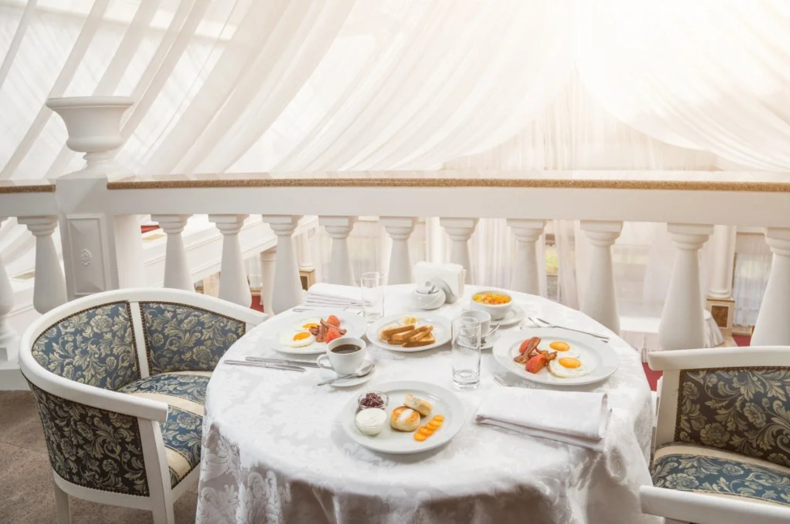 KNZS Hotel - restaurant Complex Central Park