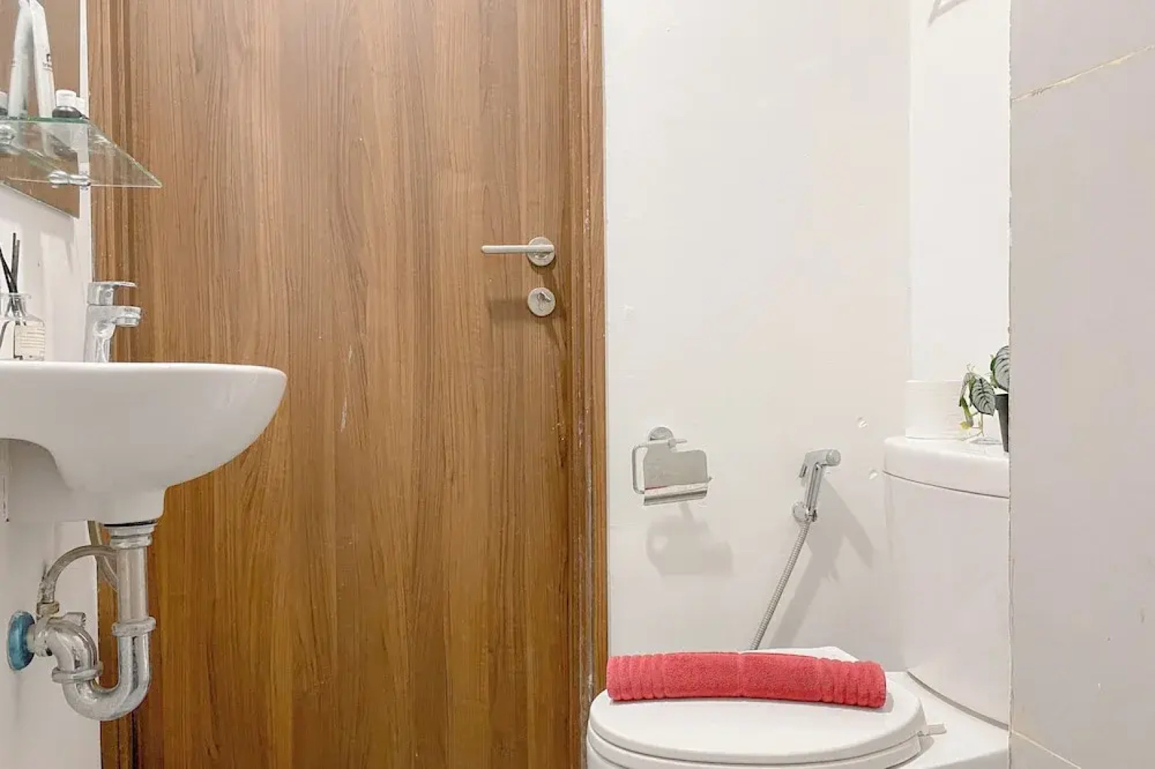 Warm And Simply Studio At Royal Sentul Park Apartment