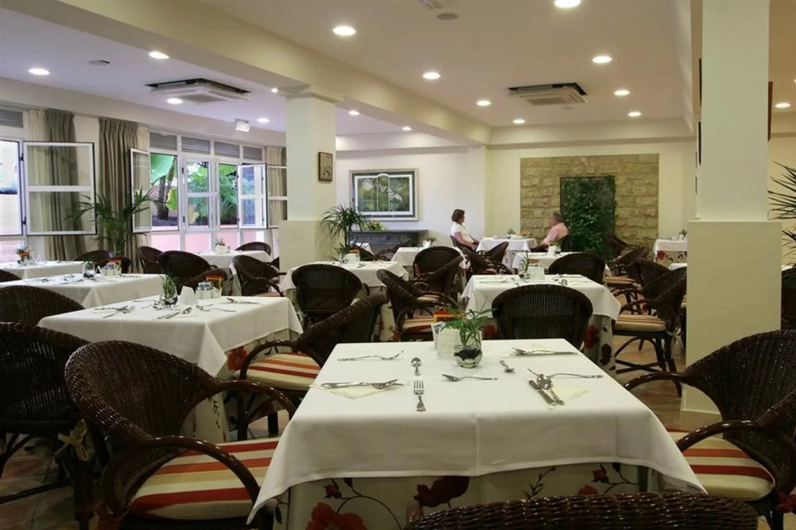 Apartamentos Jardín del Conde