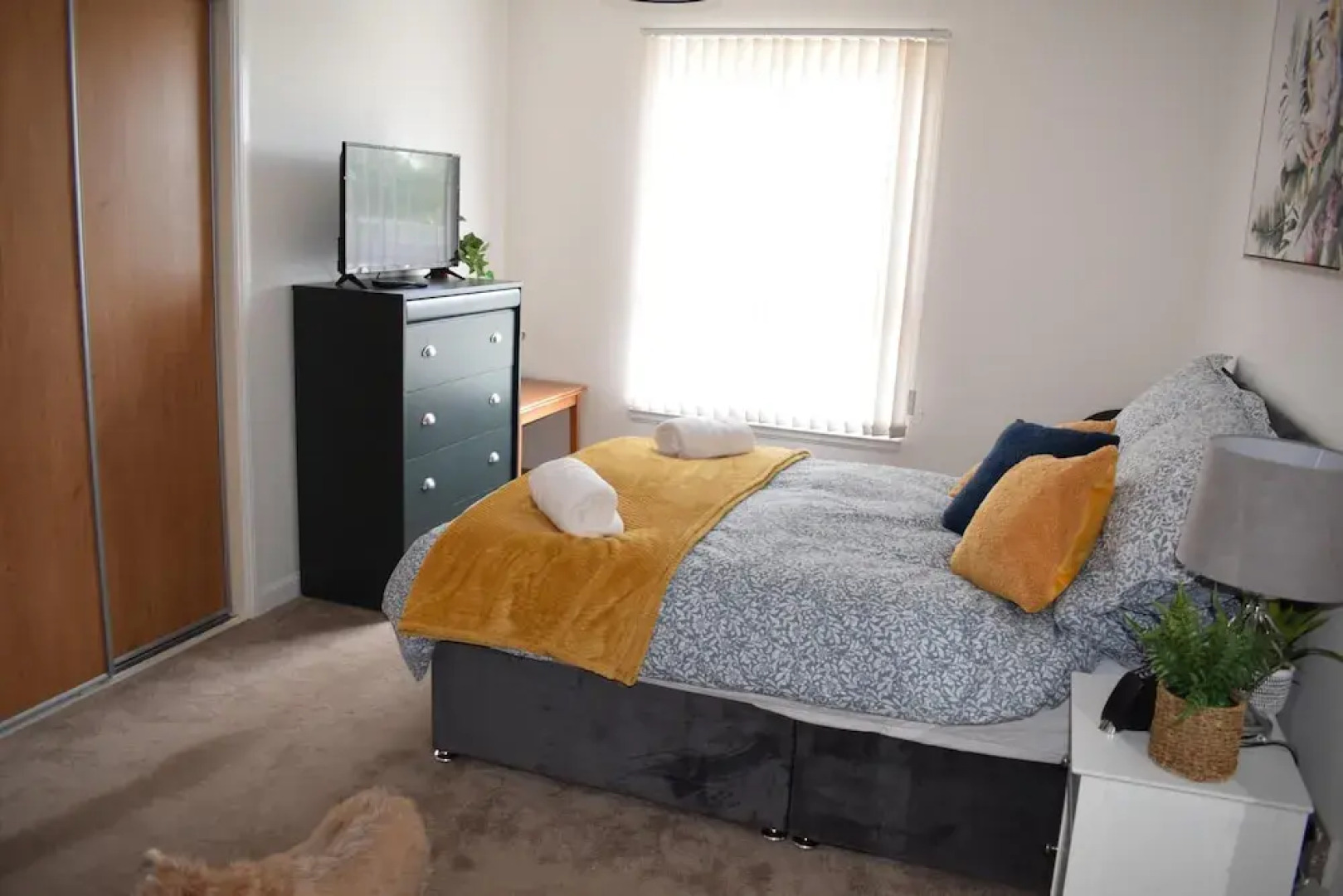 The Paisley Penthouse - Stunning View of the Abbey