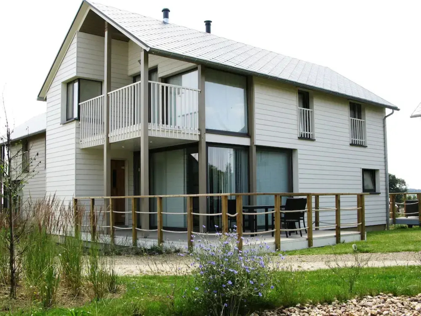 Comfortable Villa With Stove, Located in a Lake Area