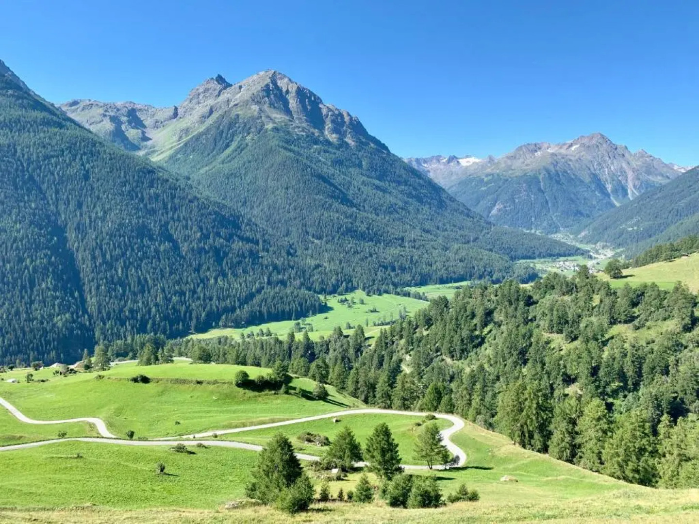 Engadin Holidays ch - Chasa 32 in Guarda