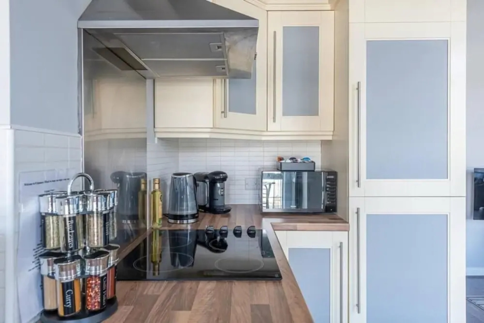 Riverside Balcony With Parking Minutes To Saltaire