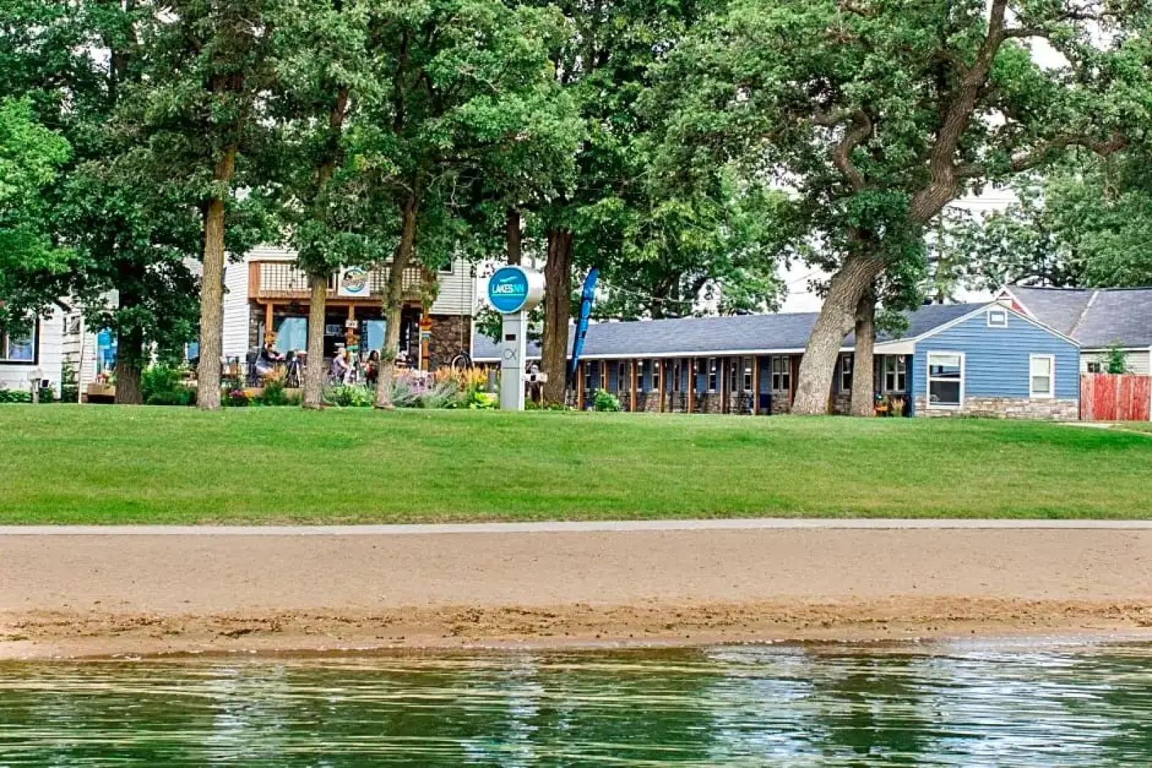 Lakes Inn