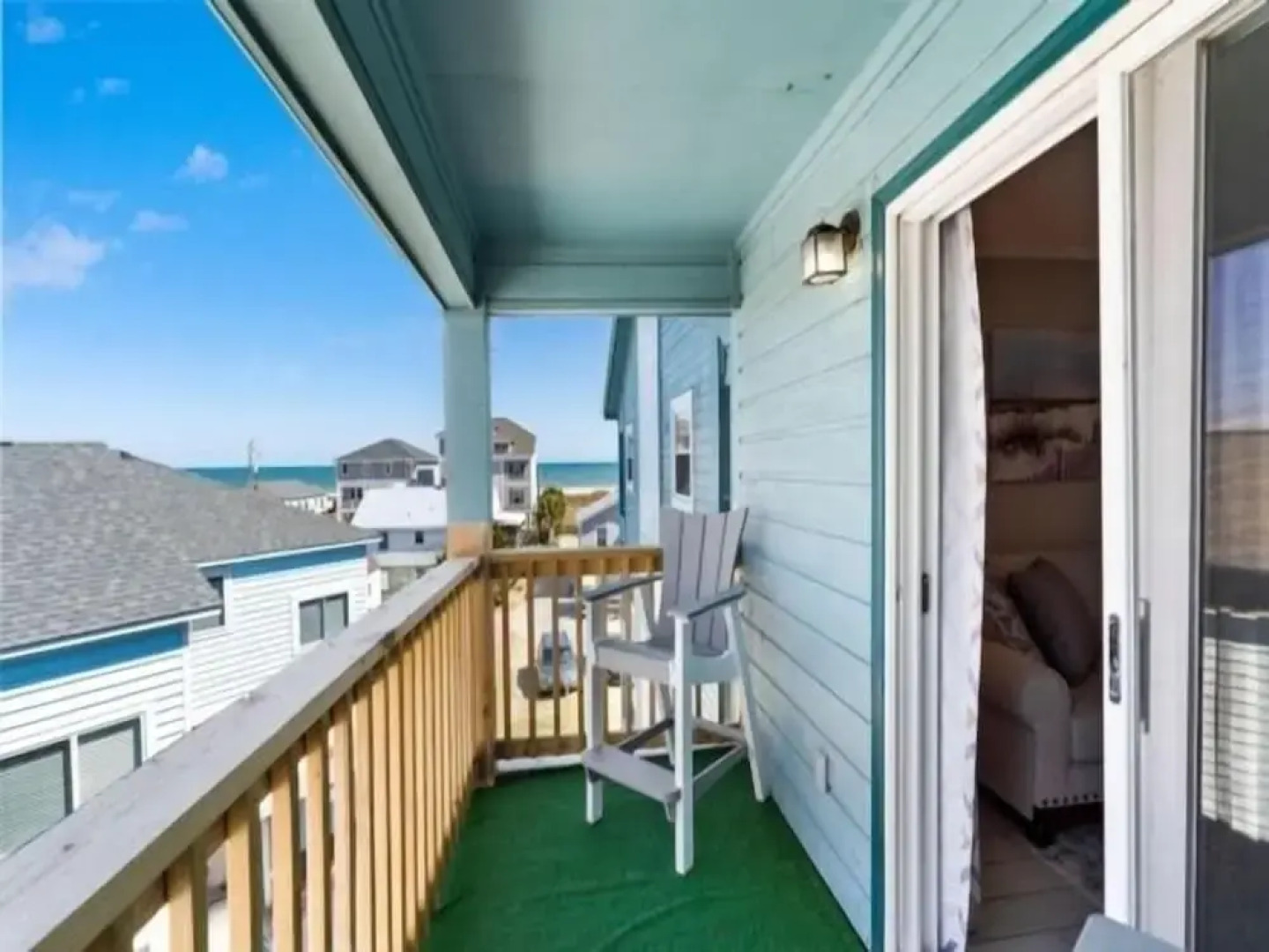 Ocean Time - Steps To The Beach! Carolina Beach Charm Surrounds You When Your On Ocean Time! 2 Bedroom Condo by Redawning