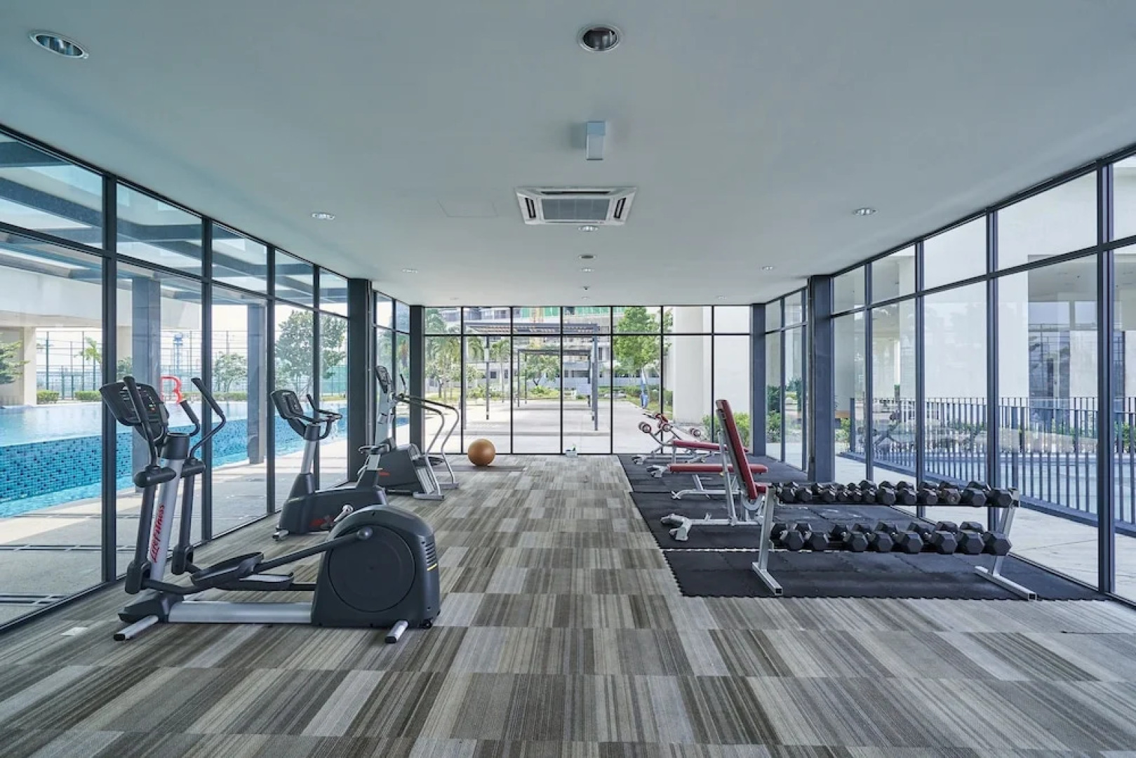 OYO Home 44001 Elegant Studio Setia Alam Trefoil