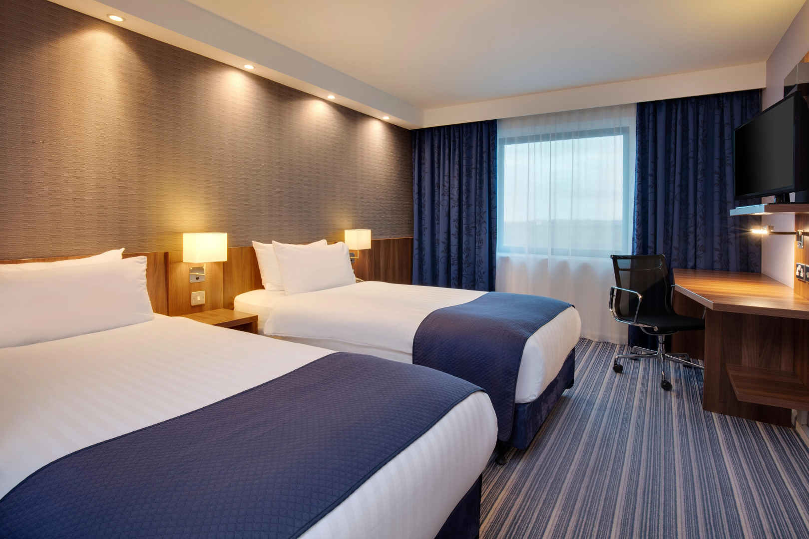 Holiday Inn Express London Heathrow T5 by IHG