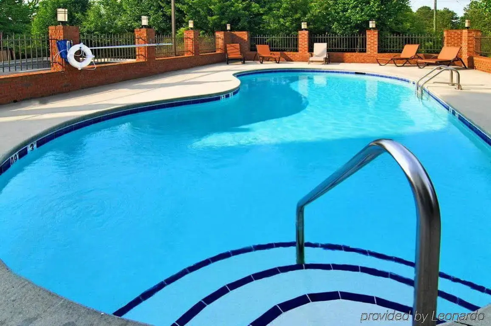 Holiday Inn Express & Suites Roanoke Rapids SE by IHG