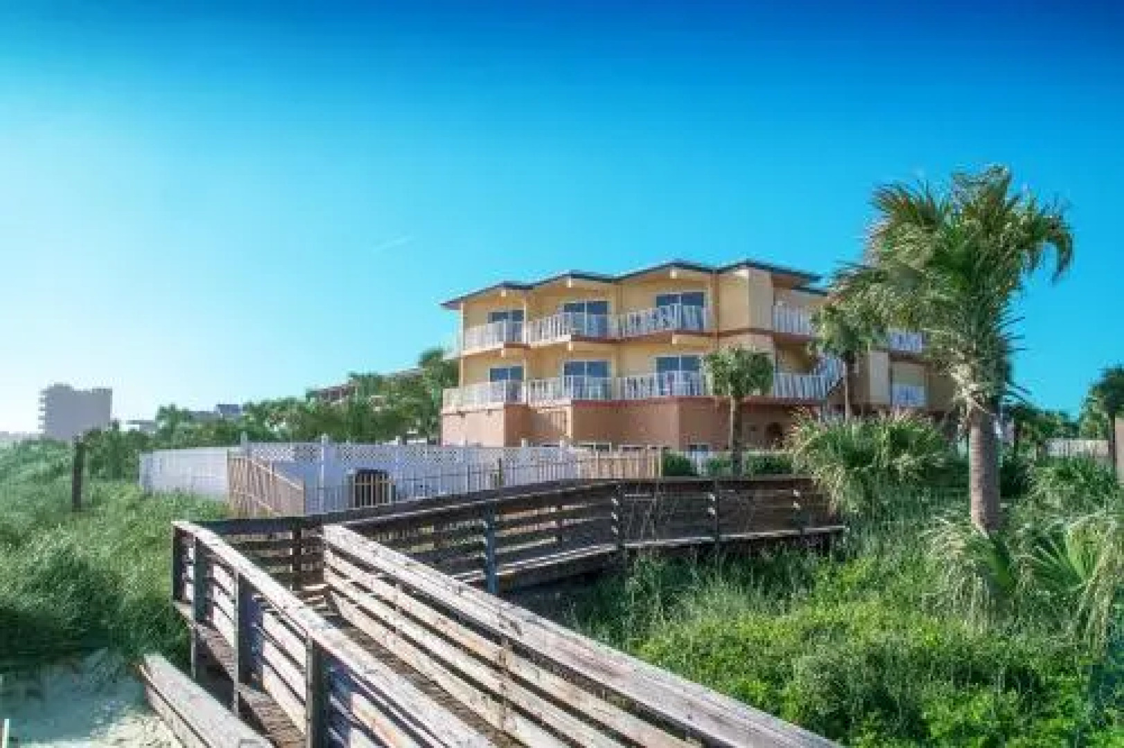 Sunisands Ocean Front Resort