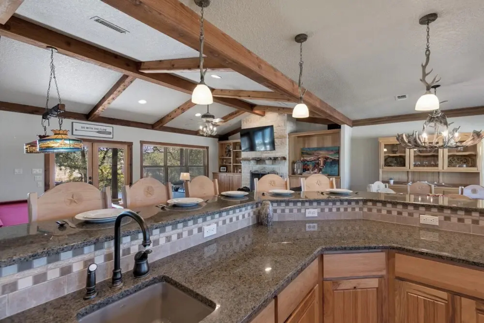 New Gorgeous Ranch With Private Swimming River, Waterfall, & Firepit