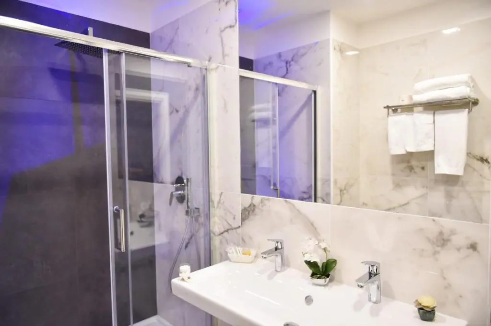 Pompei Inn Ruins Luxury Suites