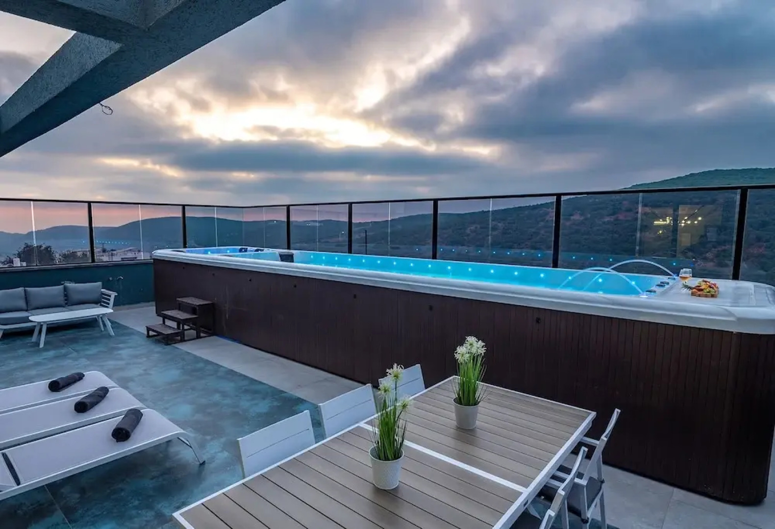 Naomi Boutique Suites