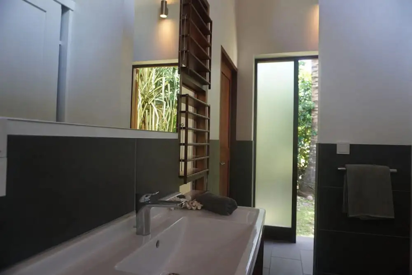 Vanuatu Uncharted Sport Fishing Lounge