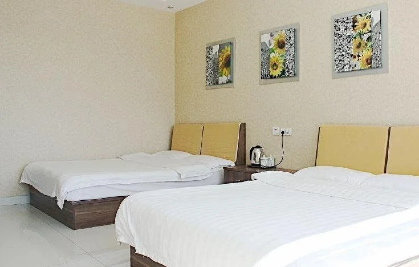 Golden Grassland Inn