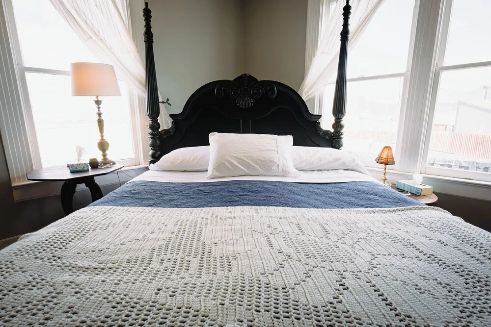 The Gilded Drifter Inn