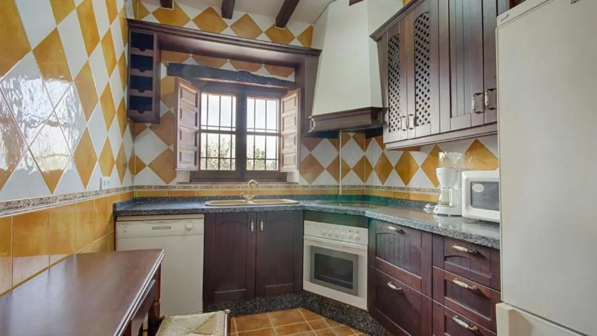 Cada Adrian Almachar by Ruralidays