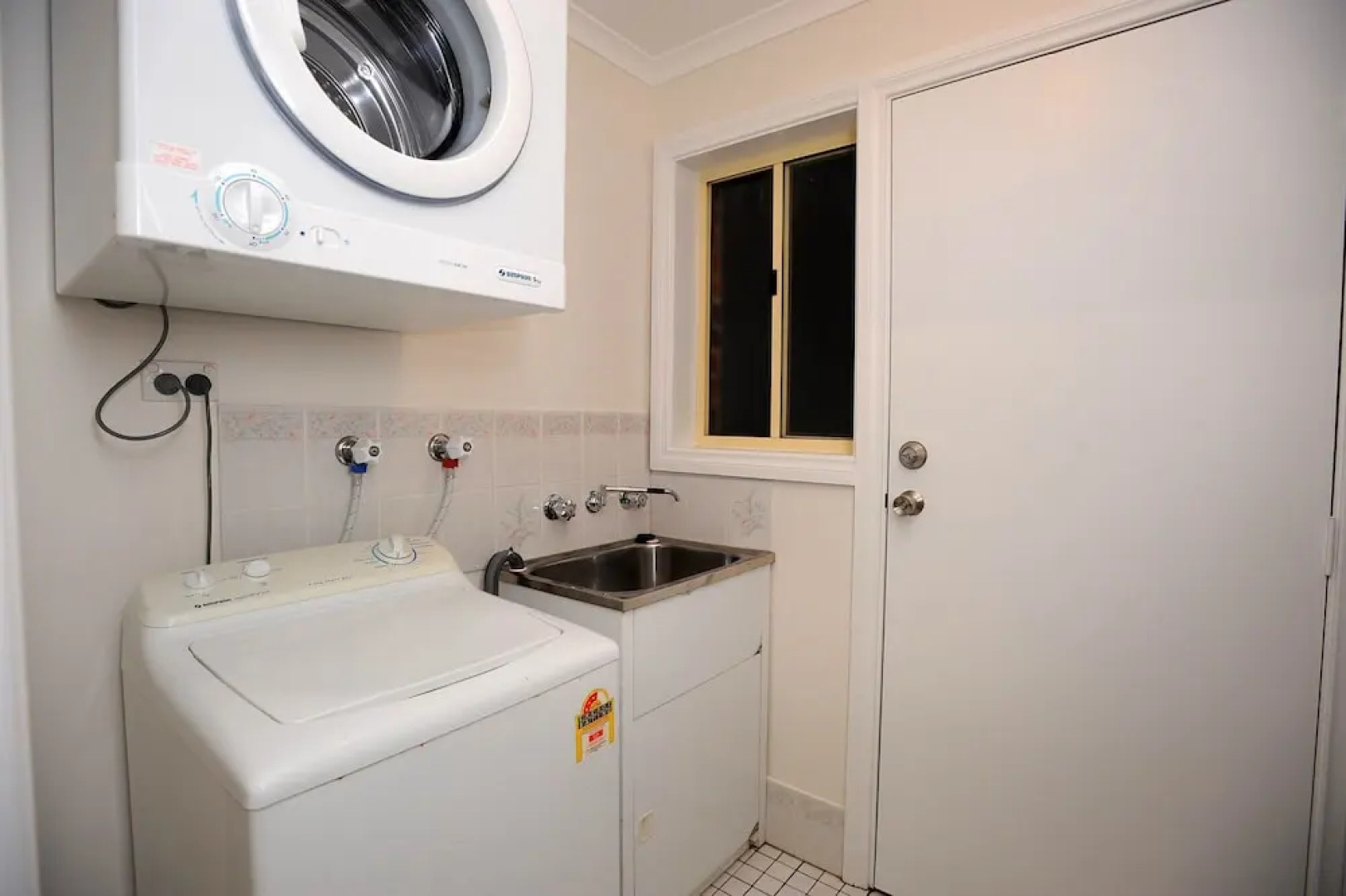 Tomaree 18 - Baybreeze - Shoal Bay